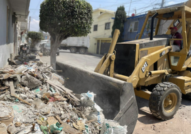 Realizan acciones de limpieza en la colonia Concepción para mejorar el entorno urbano 